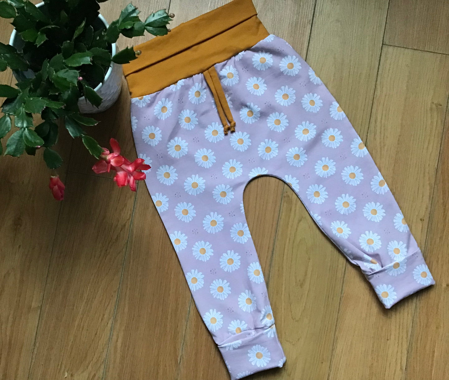 Evolutionary harem pants les marguerites ready to go