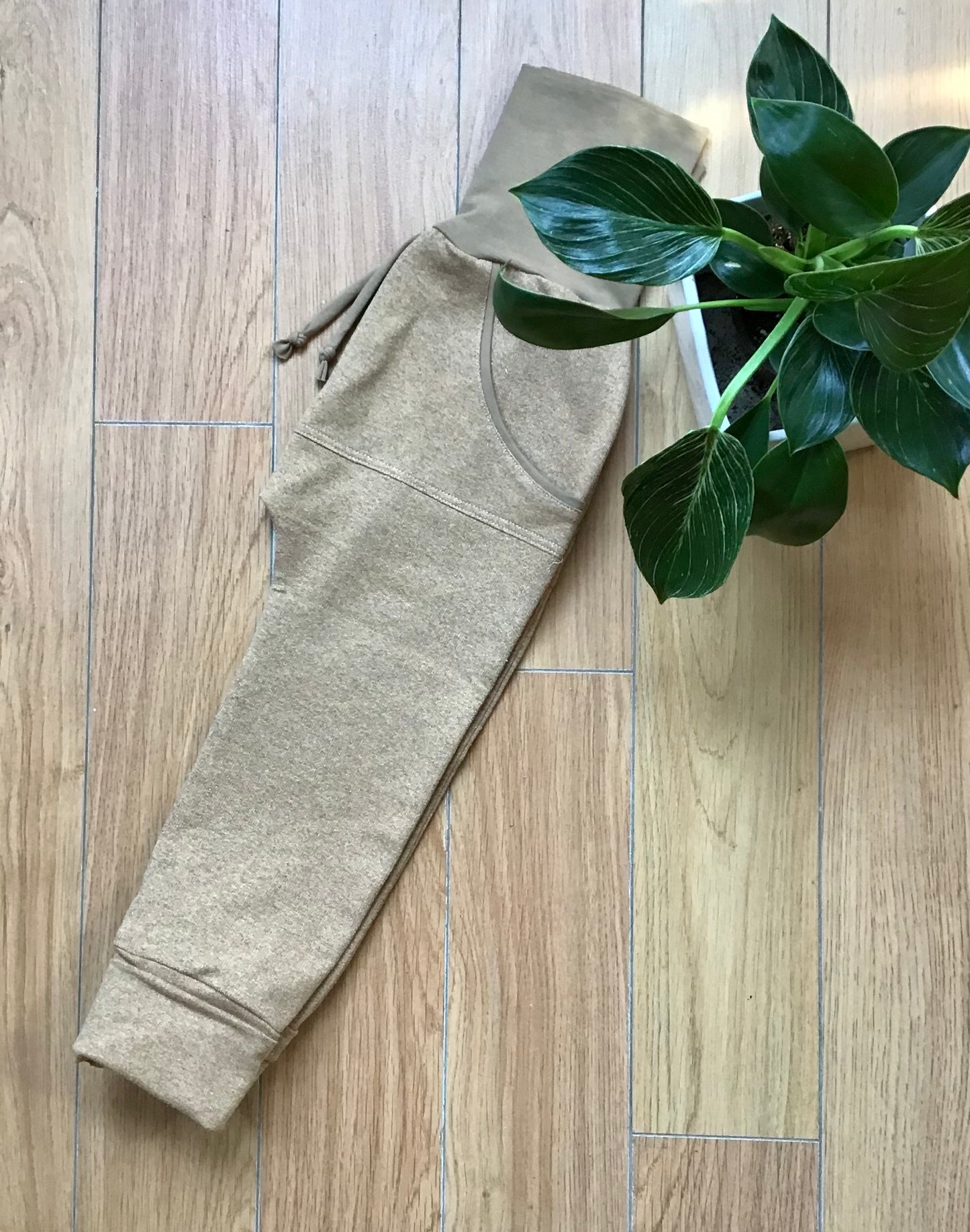 Sarouel évolutif avec poche kangourou prêt à partir