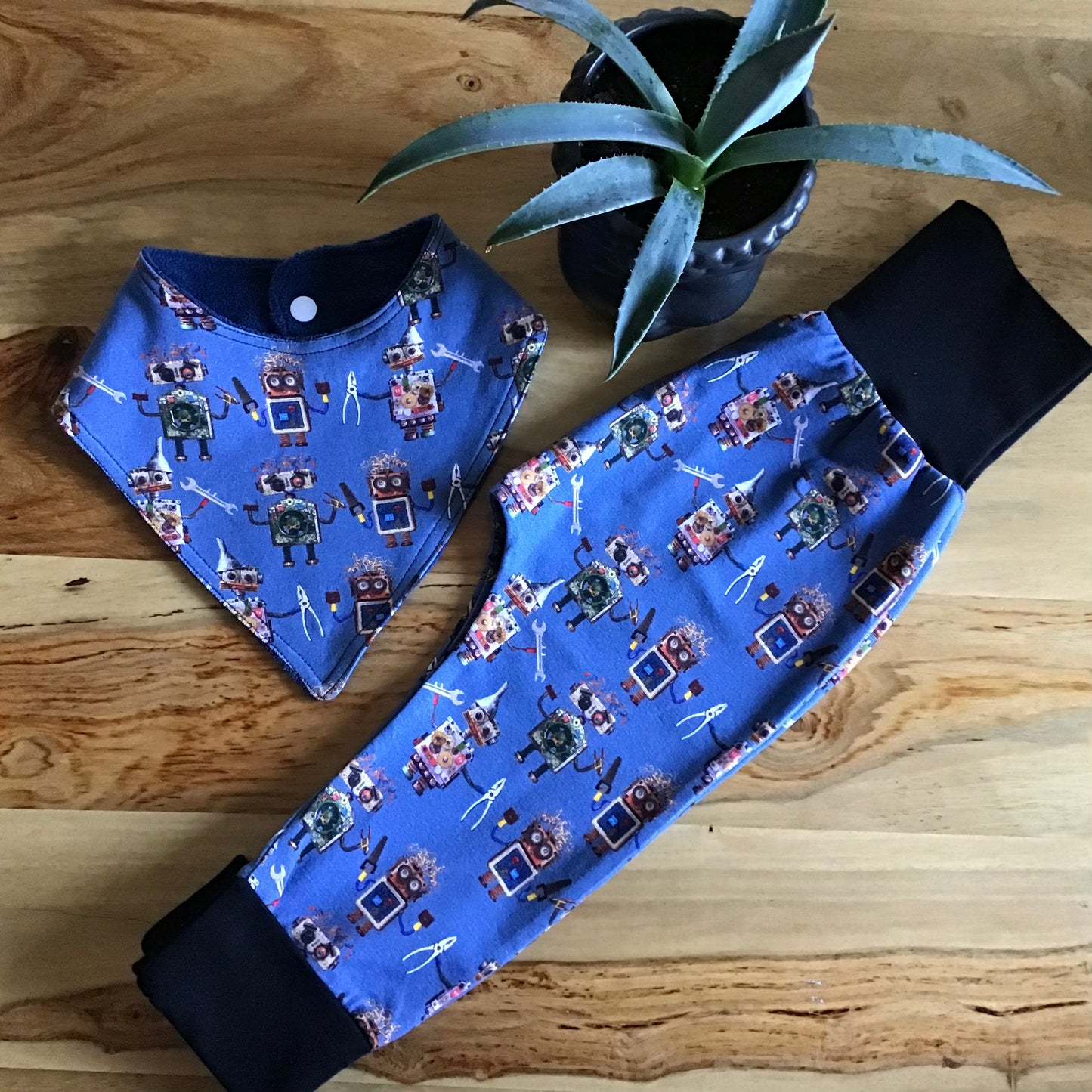 Harem pants the robots with bandana gr: 3 to 18 months ready to go