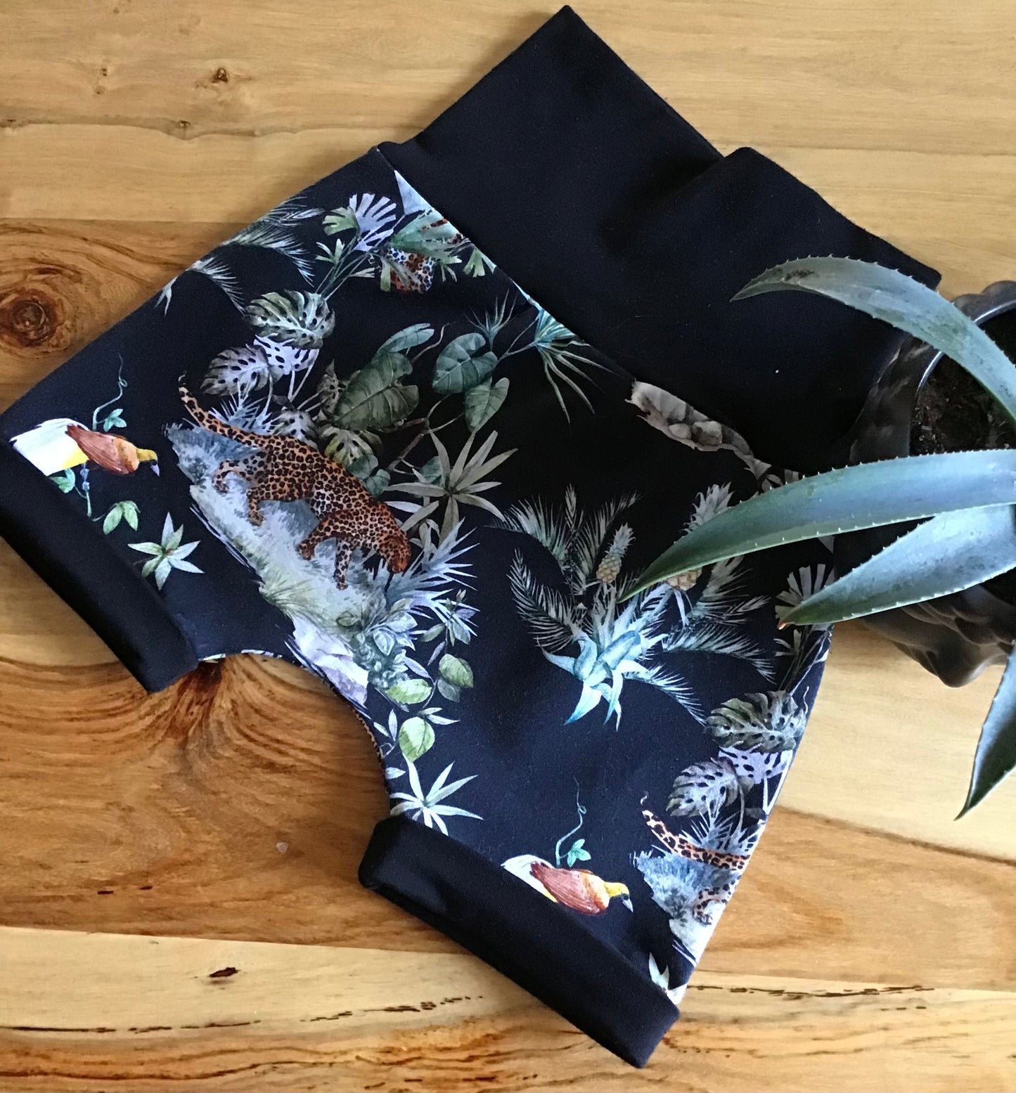 Harem pants and Bandana the jungle gr: 3 to 18 months ready to leave