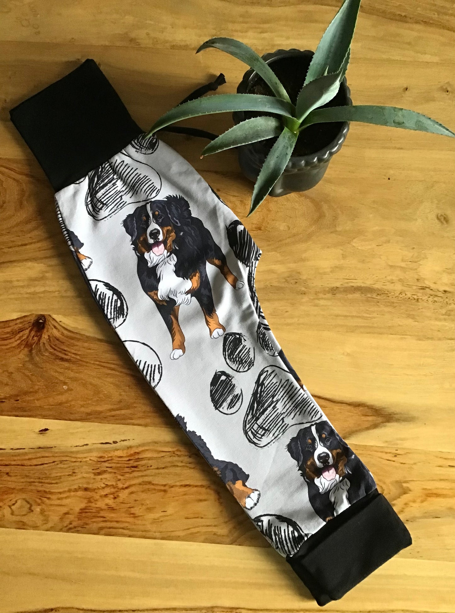 Harem pants for the bouviers ready to go - progressive clothing - Couturière Rosemont.