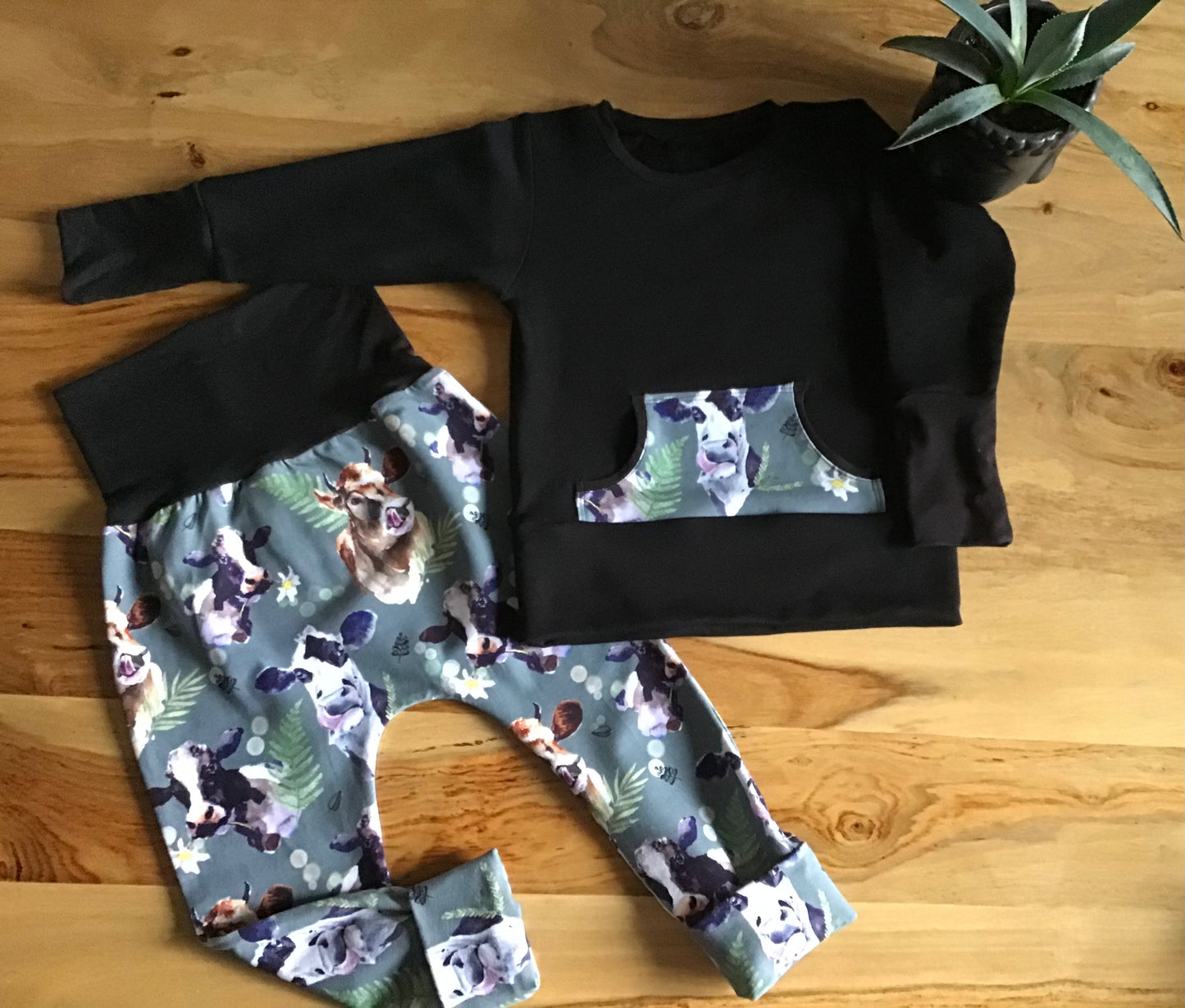 Ensemble évolutif les vaches gr:6 à 36 mois dans le prêt à partir Couturière Rosemont Créations France Beauregard