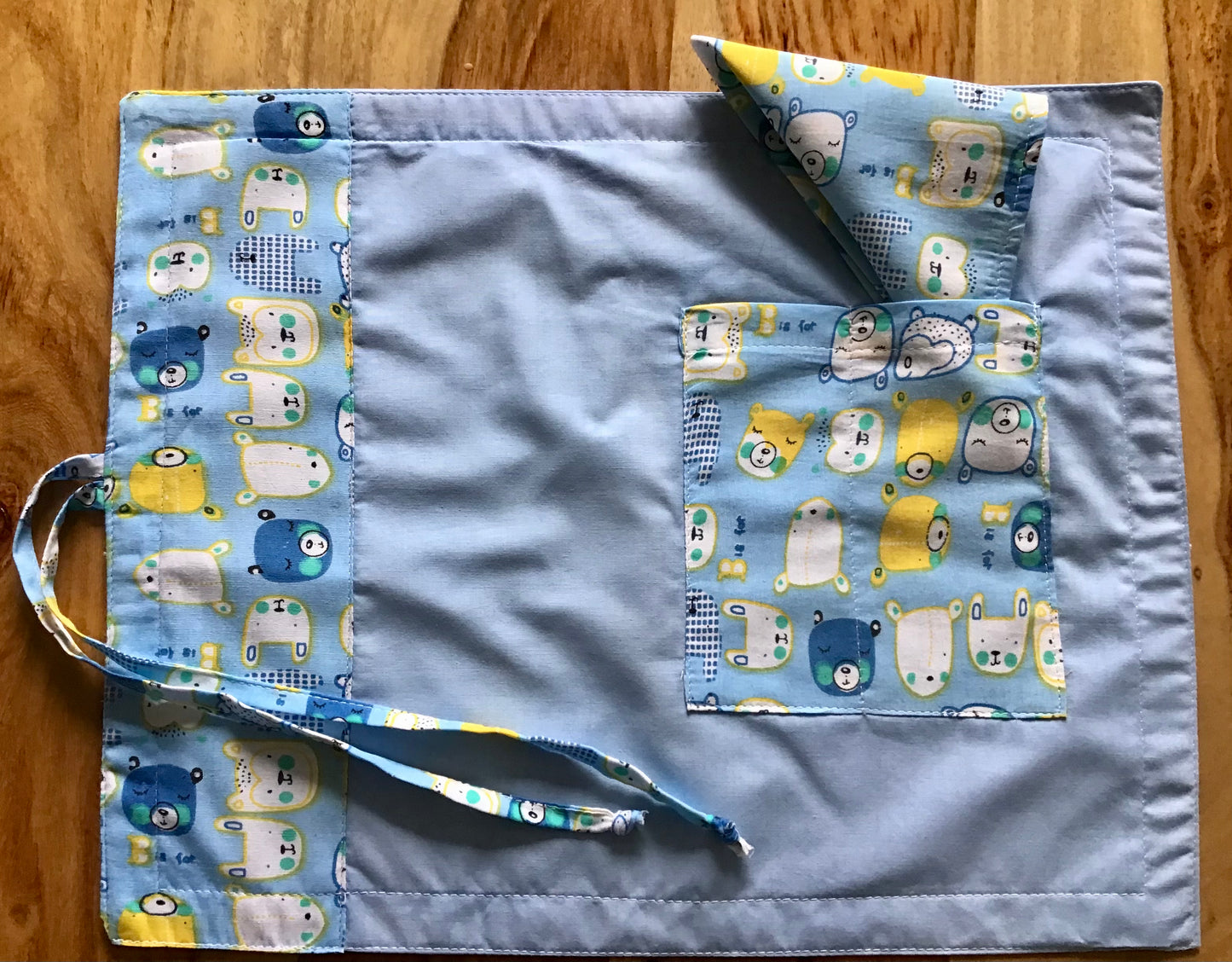 Placemat with napkin for lunch box