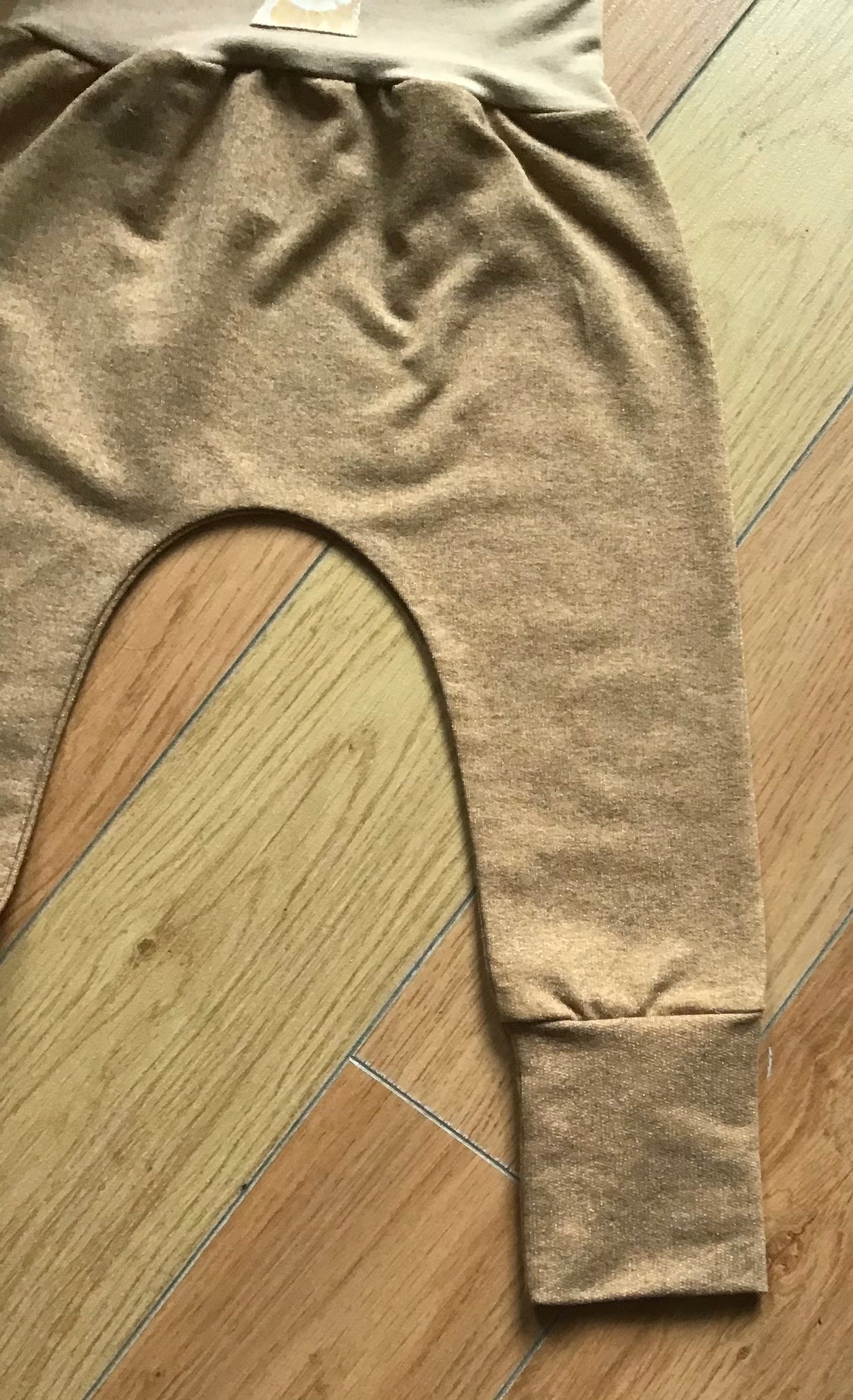 Harem pants with cat appliqué at the size gr: 6 to 36 months