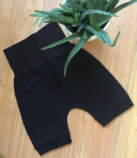 Black progressive shorts gr: 1 to 3 years ready to go