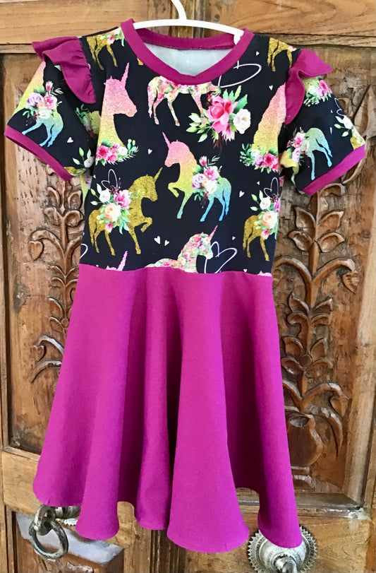 Robe évolutive les pouliches gr:1 à 3 ans dans le prêt à partir