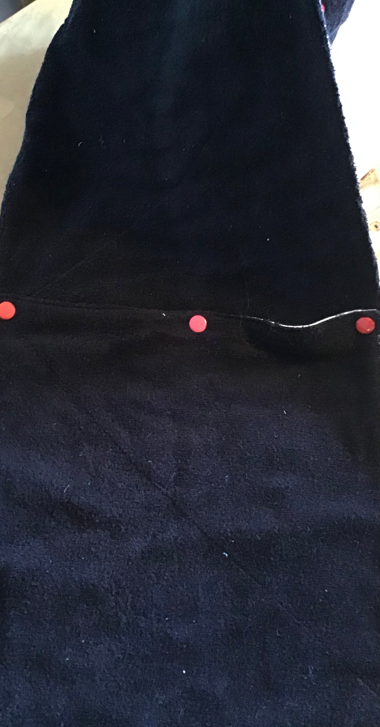Rouleau essuie-tout  flanelle et ratine de couleur noir avec chats .