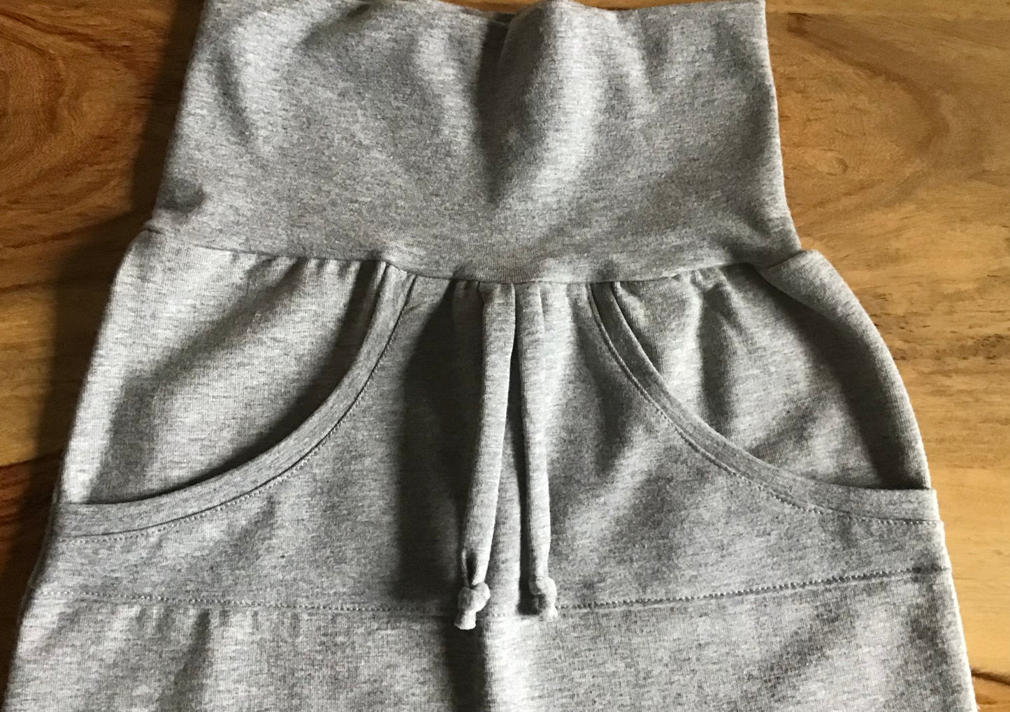Sarouel avec poche kangourou en French Terry